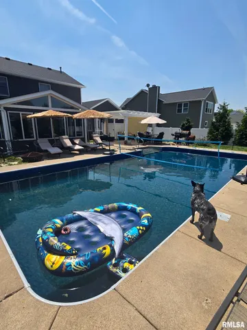 $3,200 | 1050 West Price Street, Eldridge, IA 52748