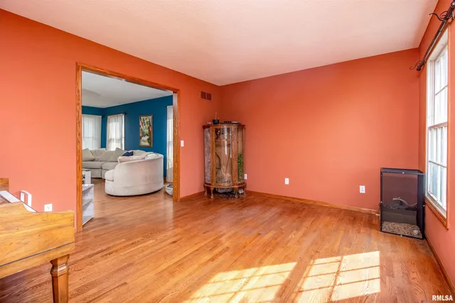 $3,200 | 1050 West Price Street, Eldridge, IA 52748