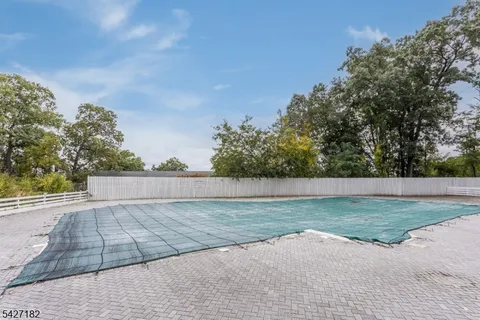 $215,000 | 2467 Highway 10, Unit 8B, Morris Plains, NJ 07950