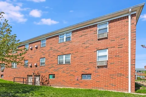 $215,000 | 2467 Highway 10, Unit 8B, Morris Plains, NJ 07950