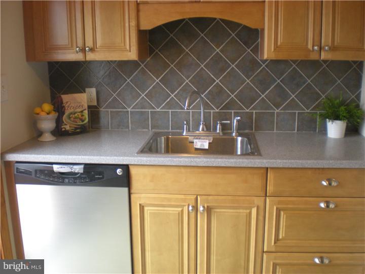358 Powell Road Springfield, PA 19064 - Photo 9 of 17 Kitchen