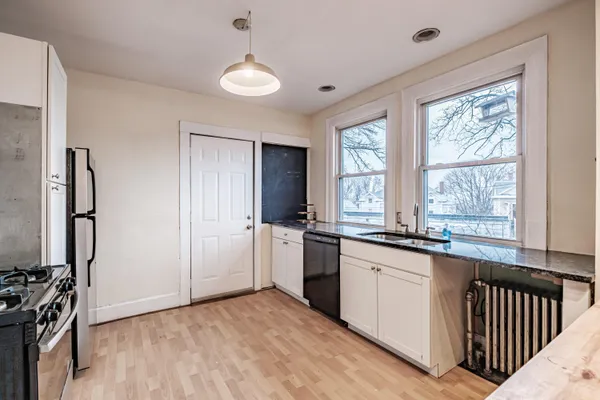 $749,900 | 3 Crescent Street, Portland, ME 04102