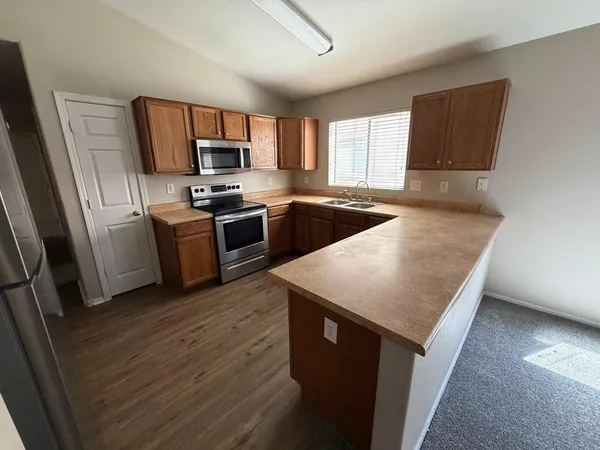 $1,695 | 43269 West Arizona Avenue, Maricopa, AZ 85138
