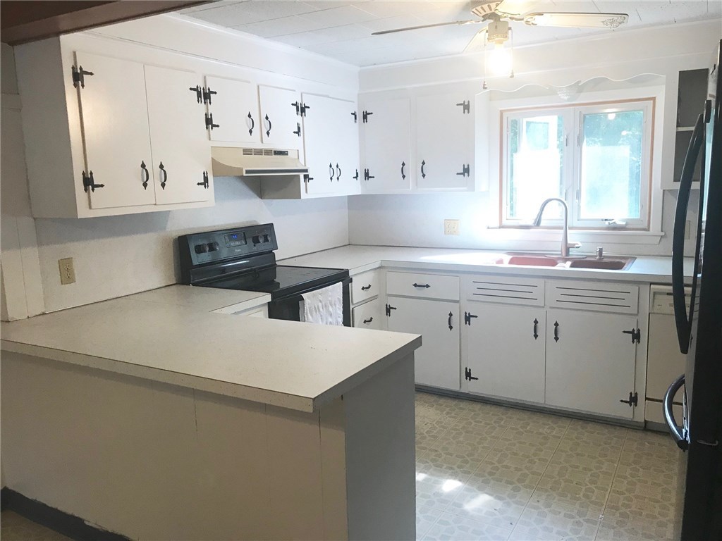 466 Field Hill Road Scituate, RI 02815 - Photo 3 of 22