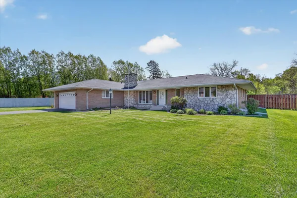 $429,900 | 5138 East County Road South, Beloit, WI 53511