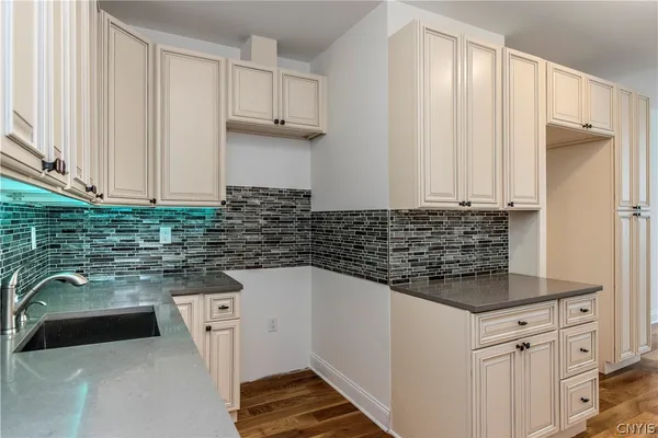 $1,500 | 221 Elizabeth Street, Unit 1, Utica, NY 13501