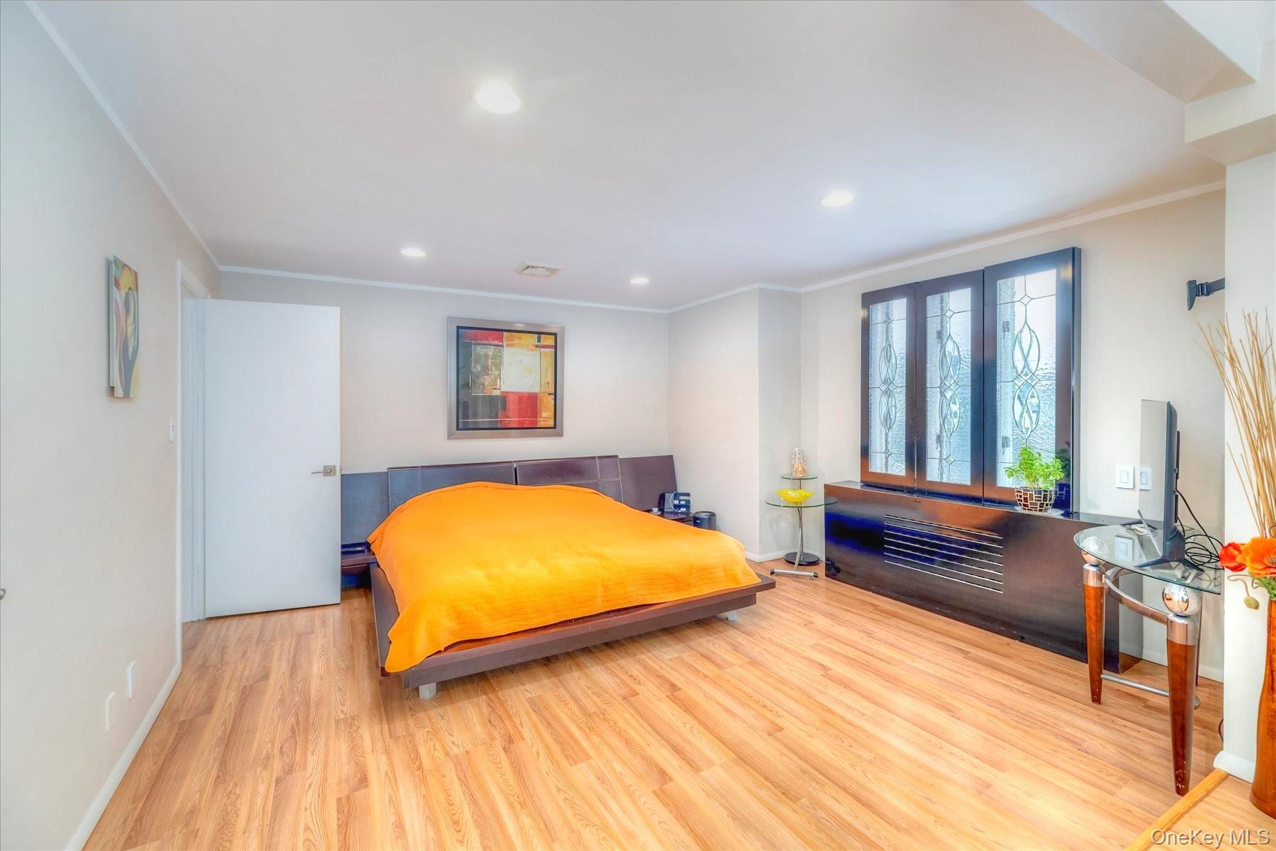 34 Reyam Road Lynbrook, NY 11563 - Photo 21 of 31 Gallery Image 21