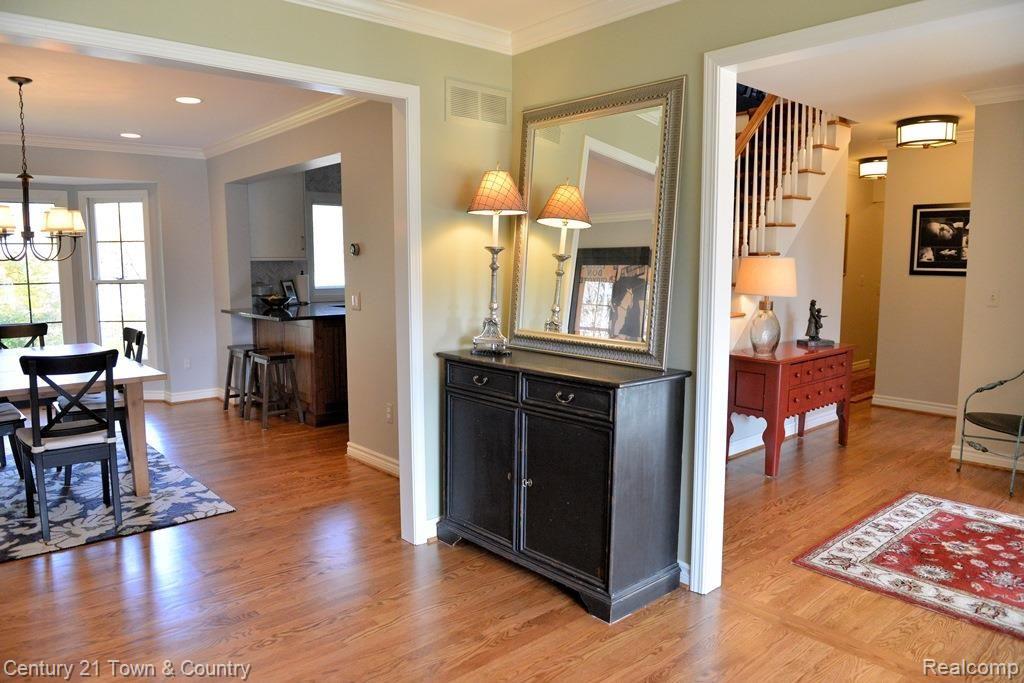 2643 Munster Road Rochester, MI 48309 - Photo 9 of 70 Interior View 2.jpg