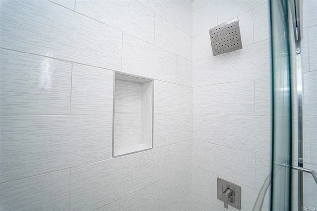 $3,499 | 6926 Morella Avenue, Unit 2, North Hollywood, CA 91605