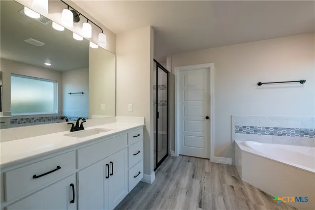 $489,234 | 1404 Red Rock Road, Hewitt, TX 76643