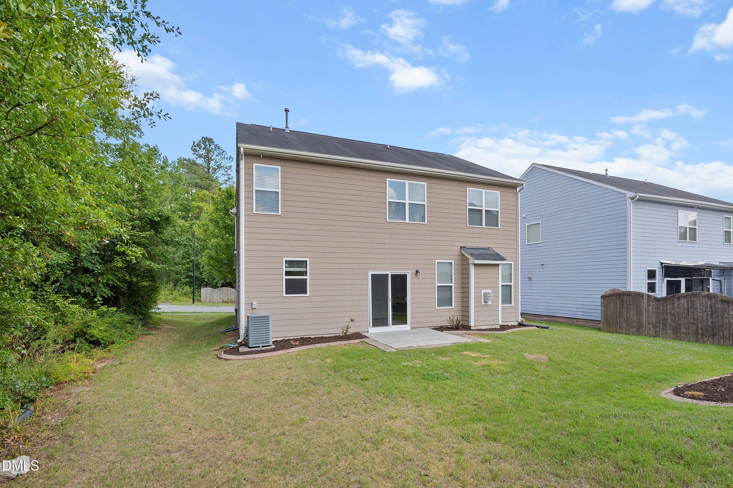 103 Thorngate Road Durham, NC 27703 - Photo 39 of 50 49-103 Thorngate Rd_7254