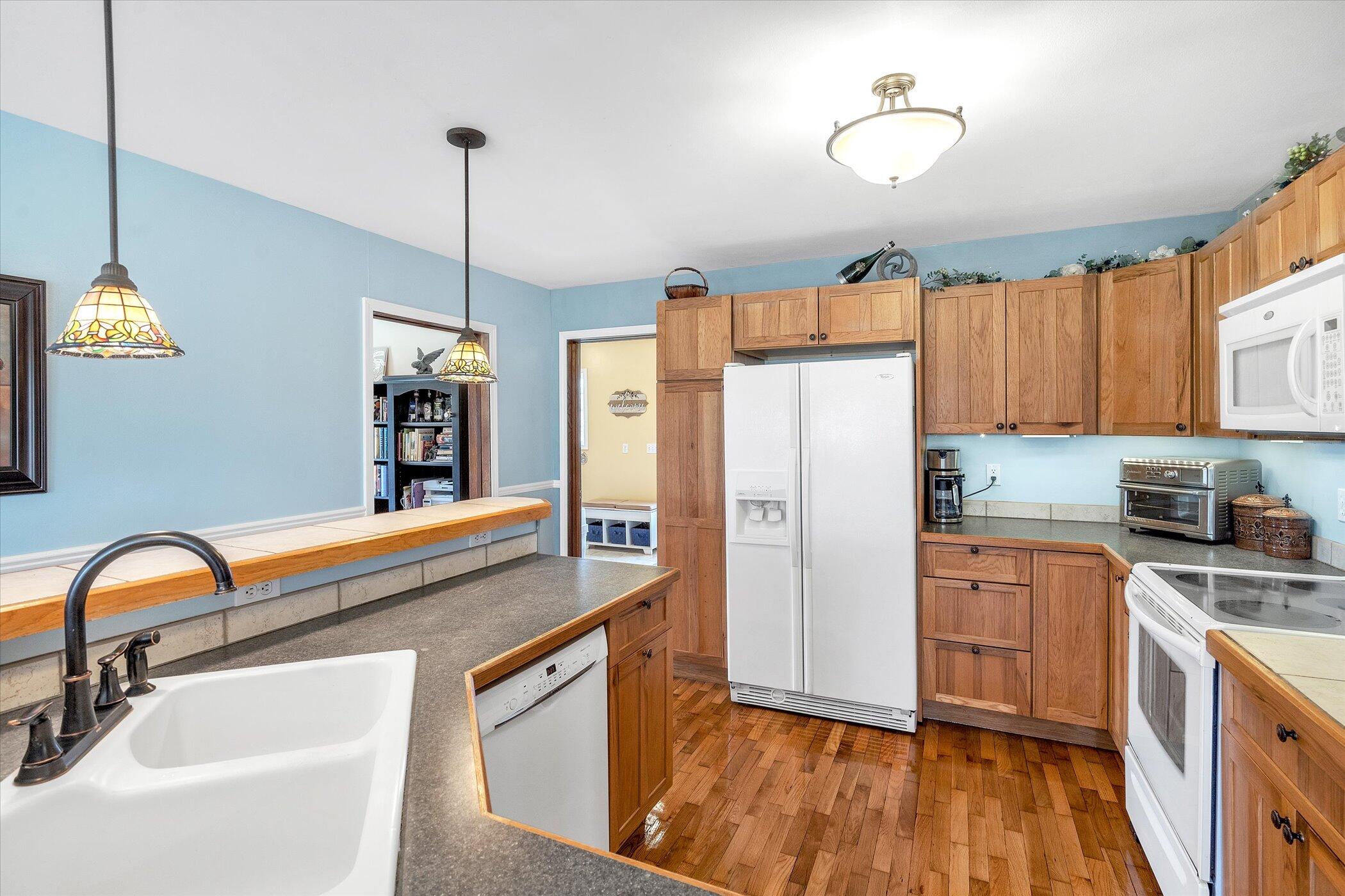 8495 Giles Road Brooklyn, MI 49230 - Photo 14 of 48 Kitchen