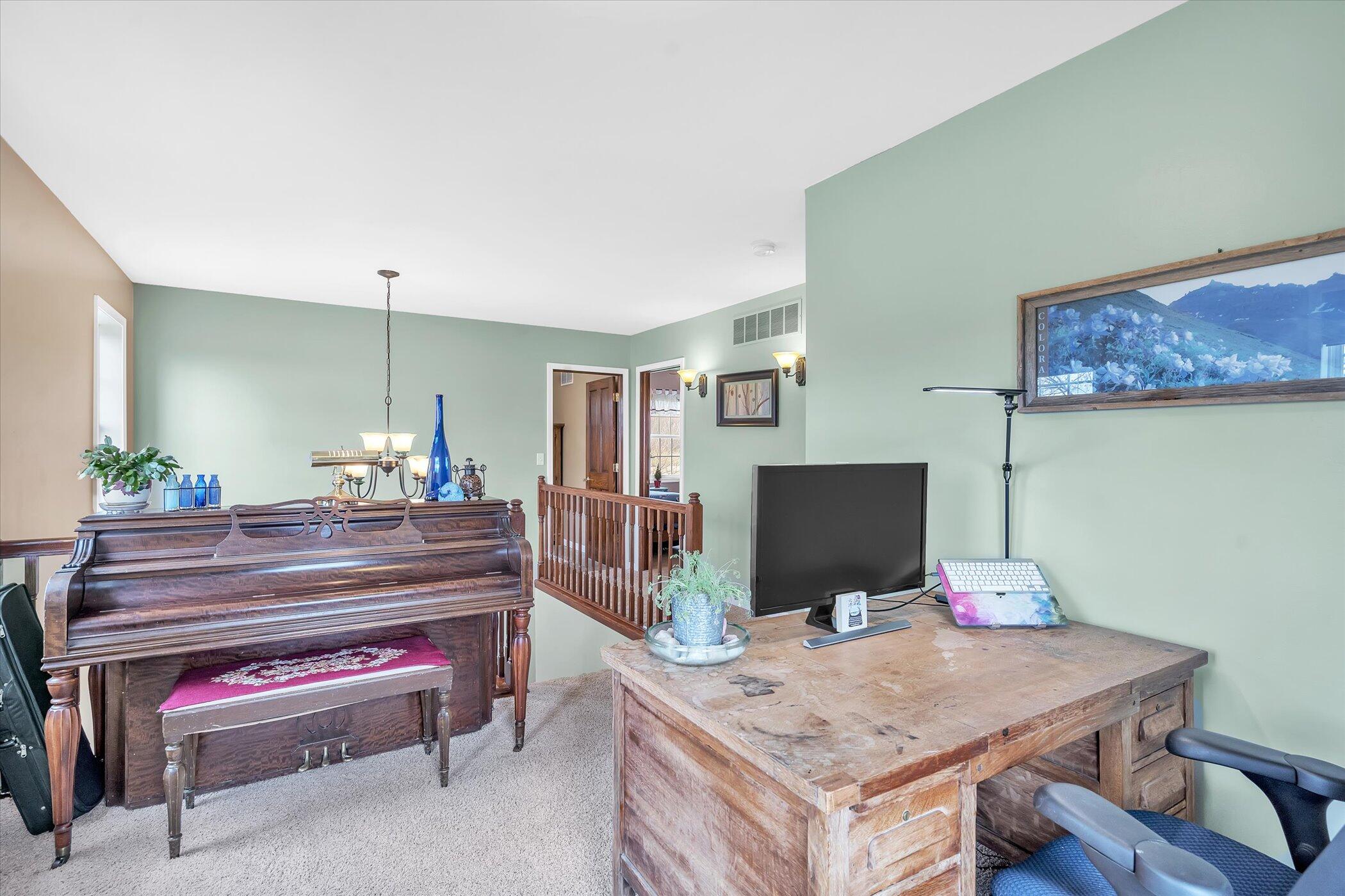 8495 Giles Road Brooklyn, MI 49230 - Photo 27 of 48 Loft/Study