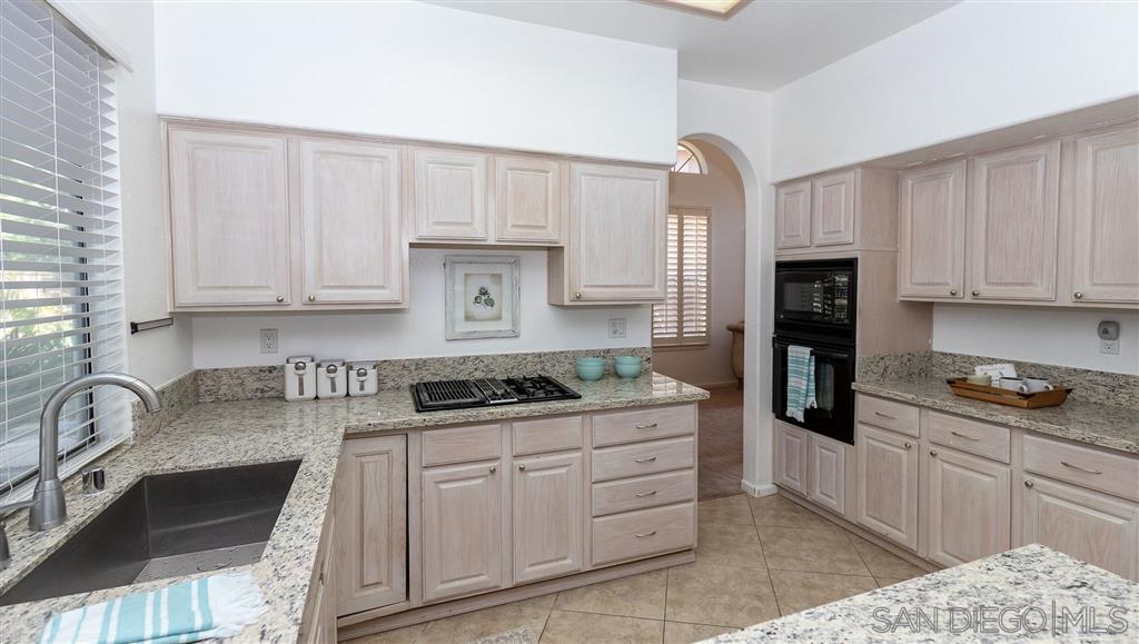 1088 Funquest Drive Fallbrook, CA 92028 - Photo 11 of 25 Gallery Image 11