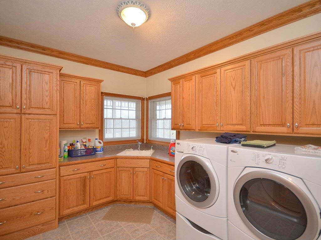 2950 South Hickory Road Bloomfield, IN 47424 - Photo 13 of 32