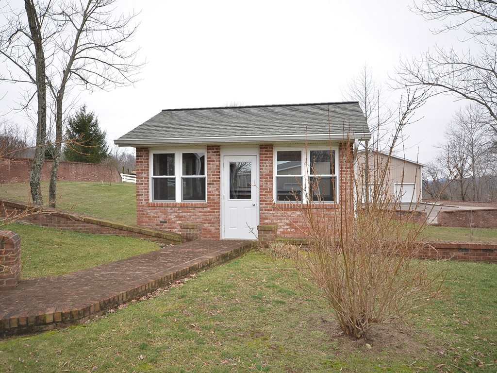 2950 South Hickory Road Bloomfield, IN 47424 - Photo 21 of 32