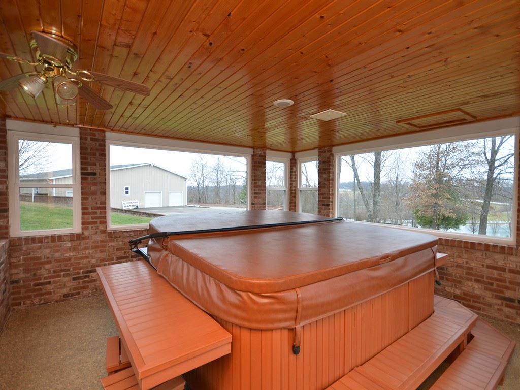 2950 South Hickory Road Bloomfield, IN 47424 - Photo 22 of 32