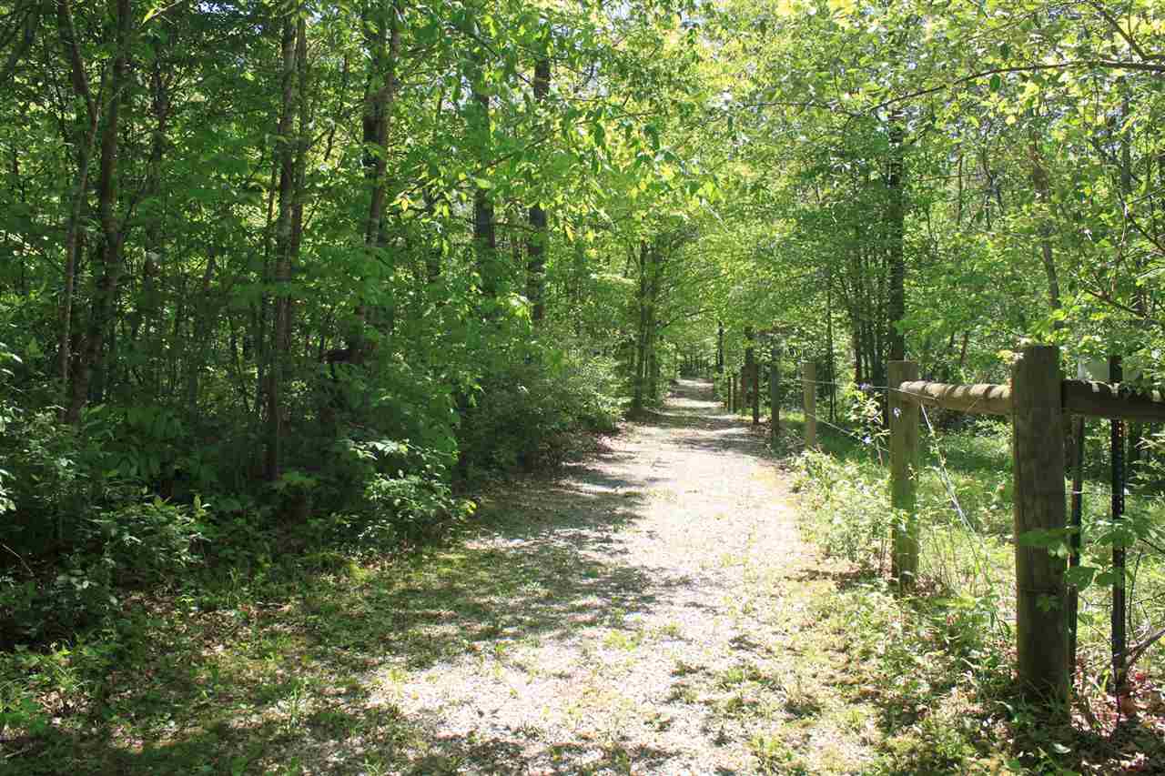 2950 South Hickory Road Bloomfield, IN 47424 - Photo 5 of 32