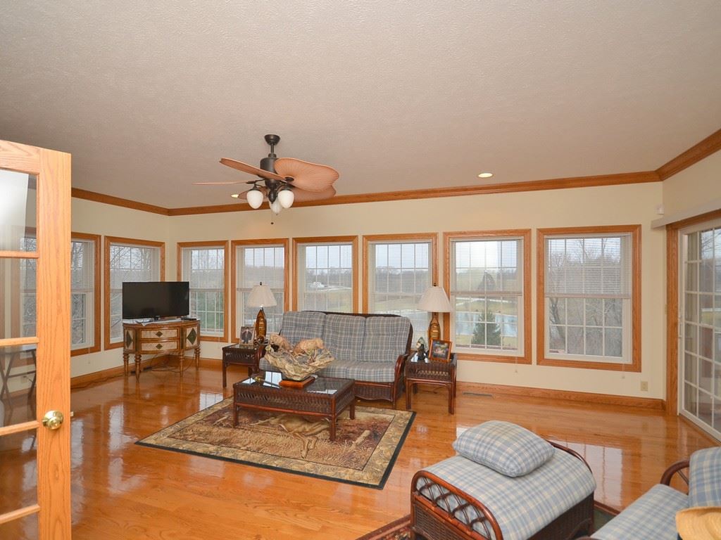 2950 South Hickory Road Bloomfield, IN 47424 - Photo 7 of 32