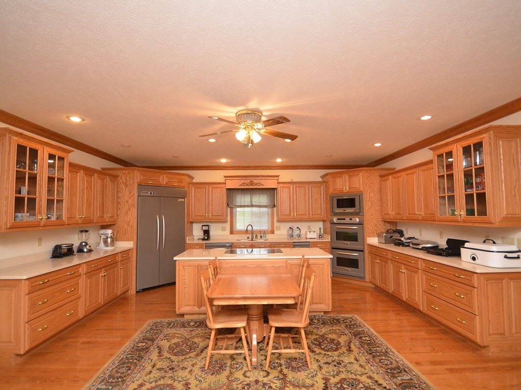 2950 South Hickory Road Bloomfield, IN 47424 - Photo 8 of 32