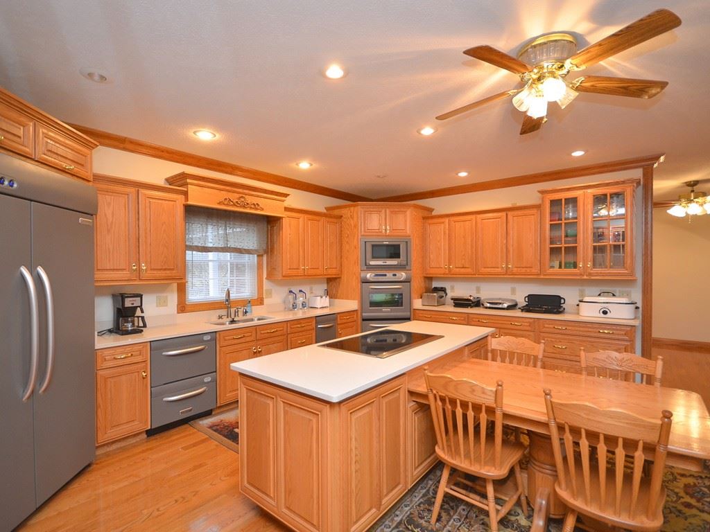 2950 South Hickory Road Bloomfield, IN 47424 - Photo 9 of 32