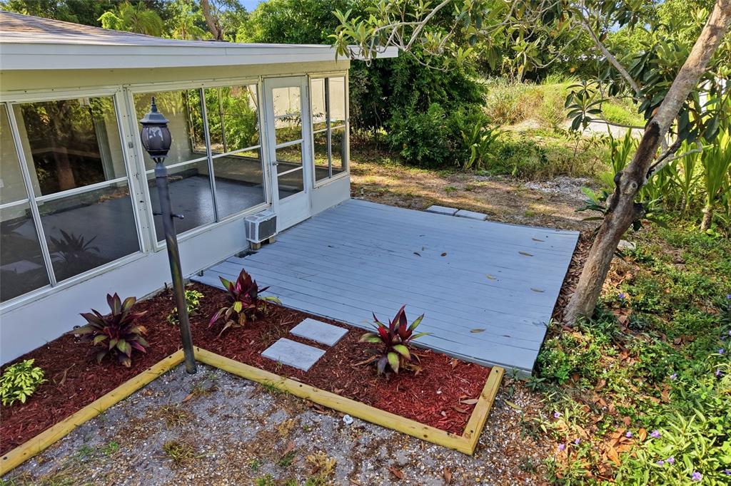 5984 Diana Road Venice, FL 34293 - Photo 30 of 36 an outdoor view with patio
