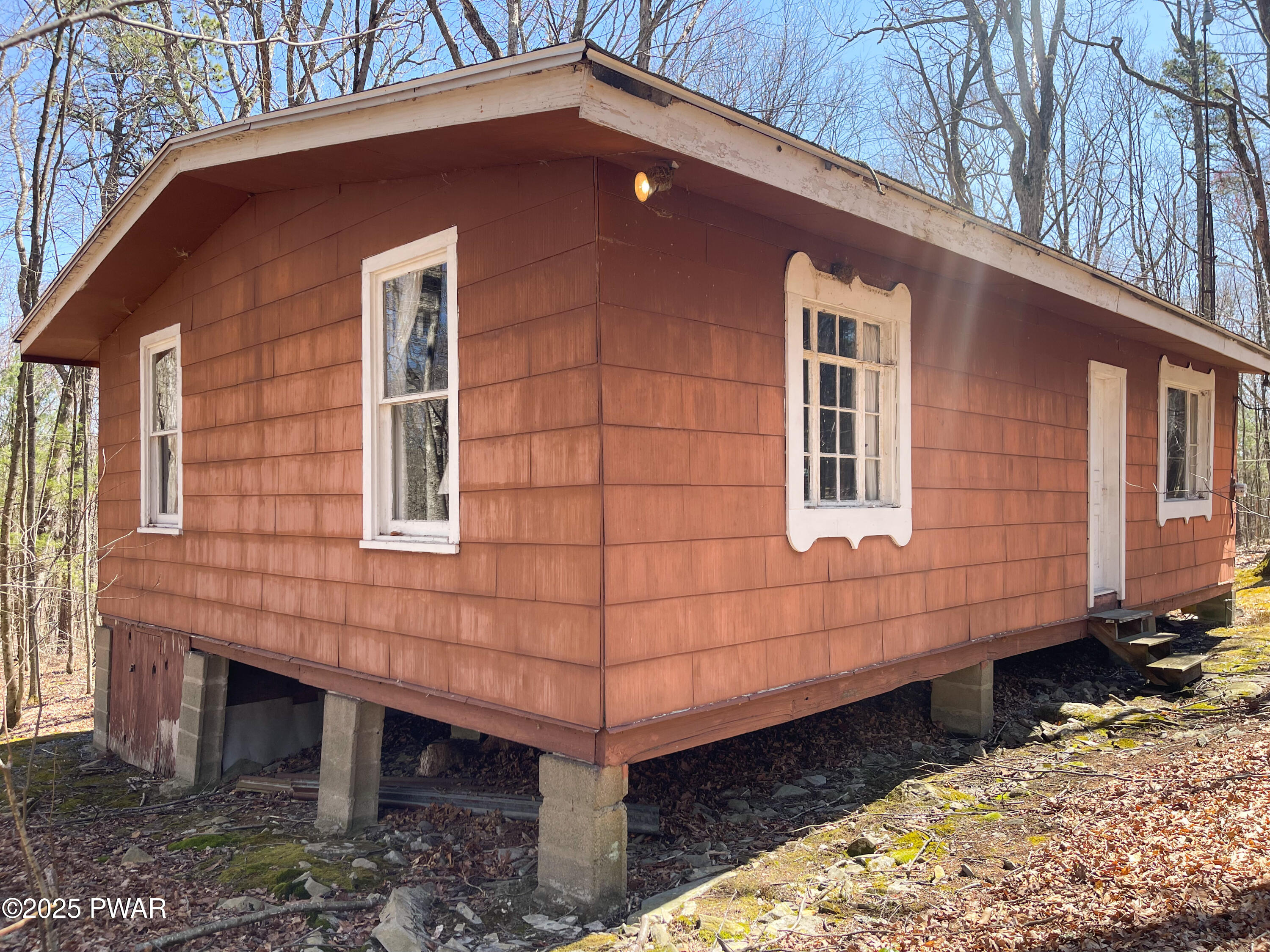 159 Five Mile Mdw Road, Unit 19C 957 Dingmans Ferry, PA 18328 - Photo 9 of 13 Side Cabin