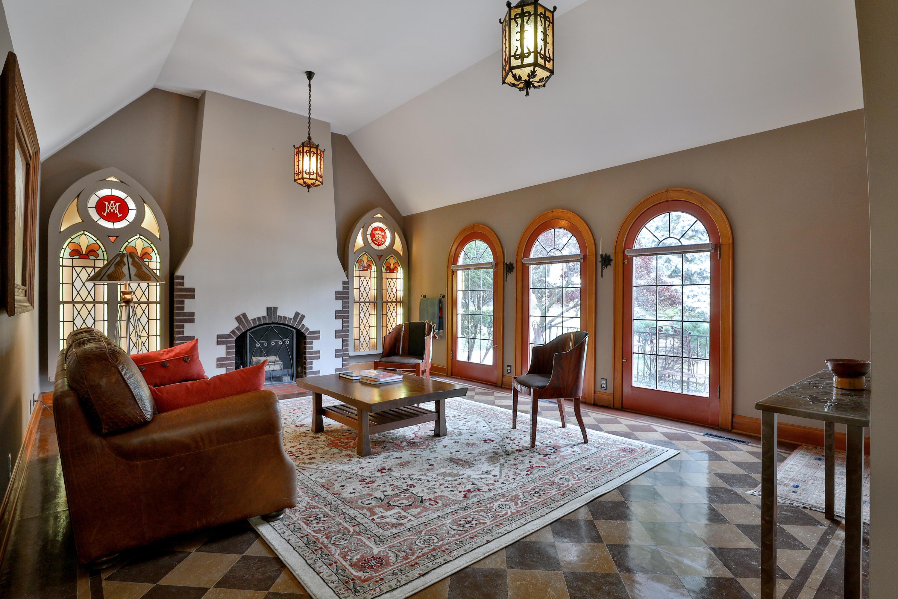 3063 Midgard Road Columbus, OH 43202 - Photo 15 of 83 Living Room