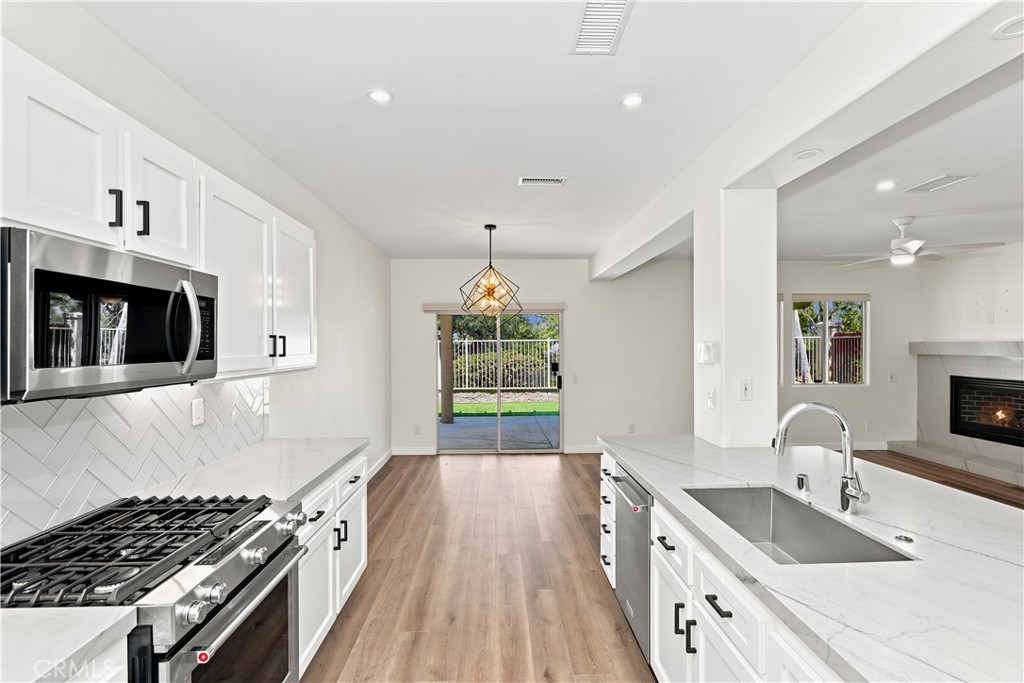 16223 Blue Haven Court Riverside, CA 92503 - Photo 12 of 41 Kitchen