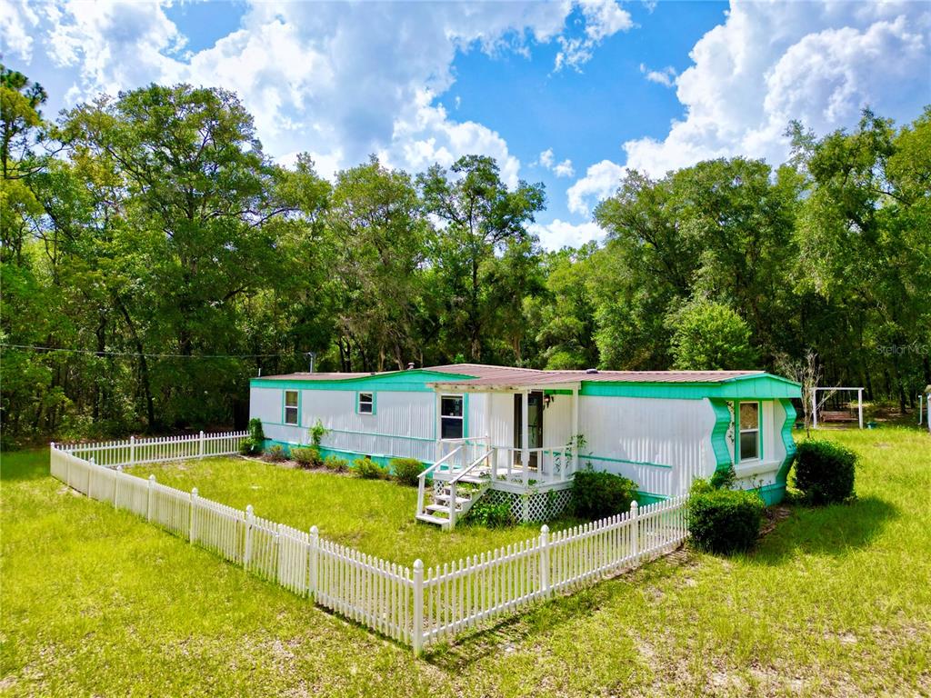 8232 Swan Lake Road Melrose, FL 32666 - Photo 4 of 52