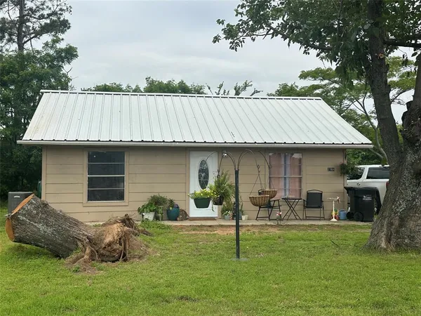 $550,000 | 2764 West Highway 199, Springtown, TX 76082