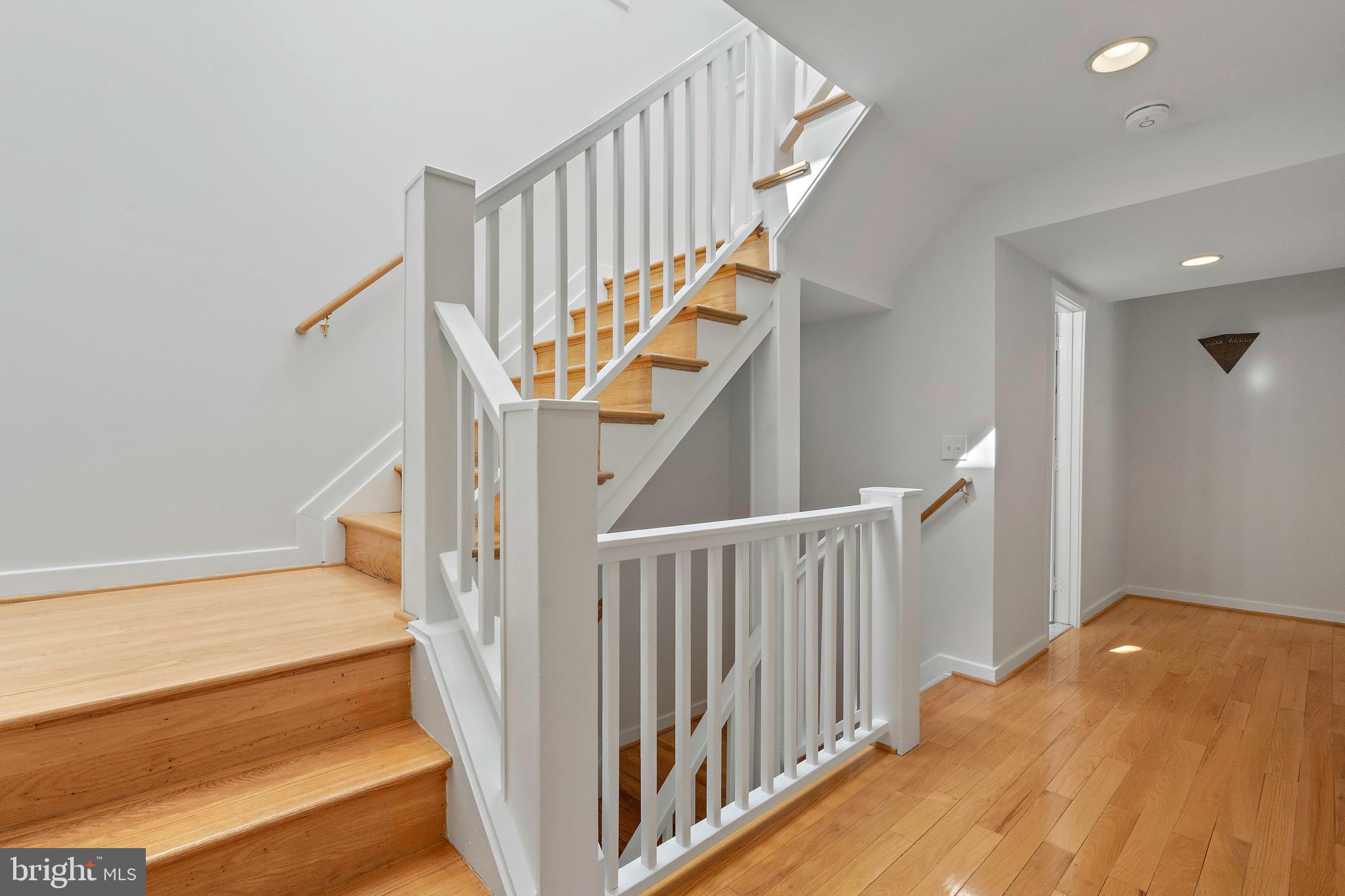 132 Hilltop Road Silver Spring, MD 20910 - Photo 17 of 50 a view of entryway