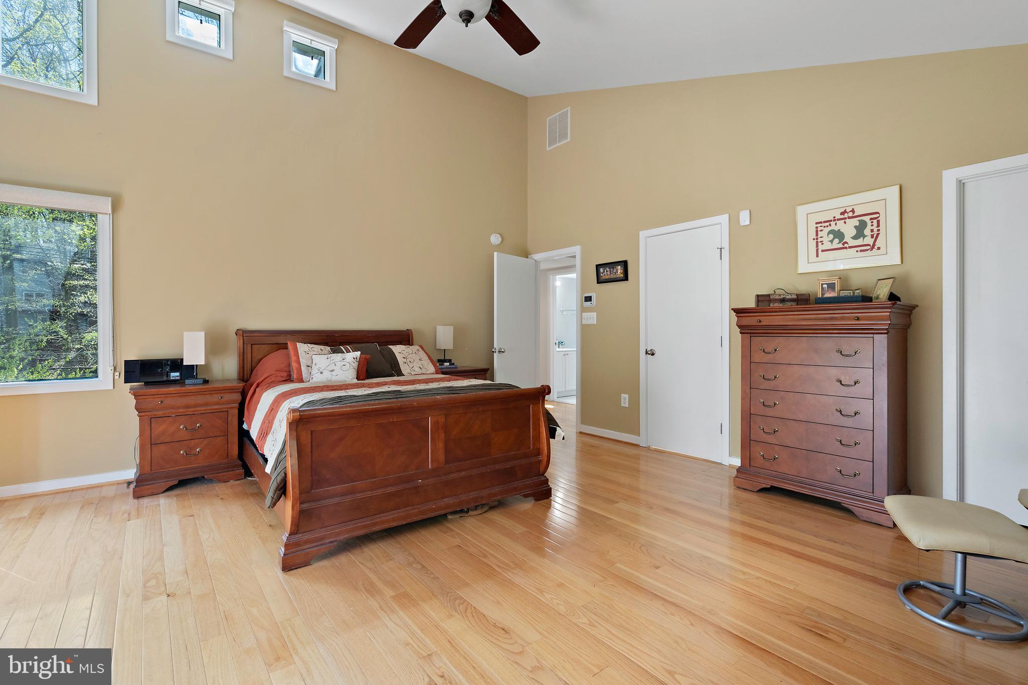 132 Hilltop Road Silver Spring, MD 20910 - Photo 25 of 50 a bedroom with a bed and a desk