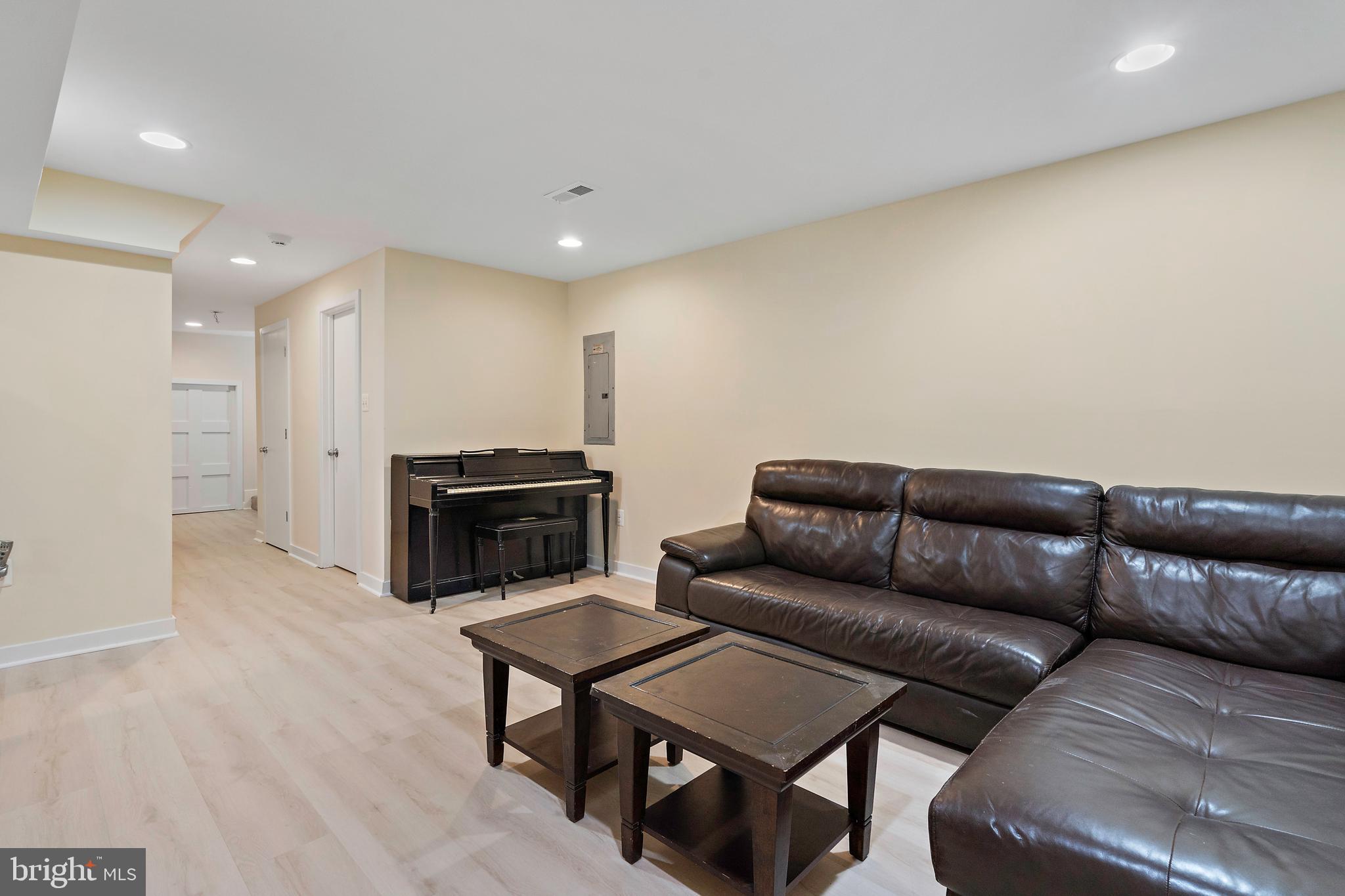 132 Hilltop Road Silver Spring, MD 20910 - Photo 31 of 50 a living room with furniture and kitchen view