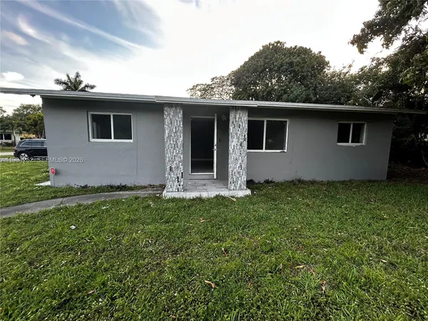$3,100 | 3411 Northwest 1st Street, Lauderhill, FL 33311