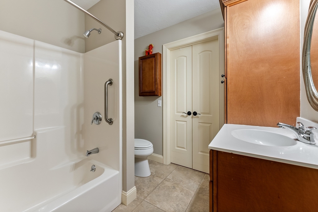 18 Ivy Hollow Road, Unit 18 West Springfield, MA 01089 - Photo 28 of 42 Gallery Image 28