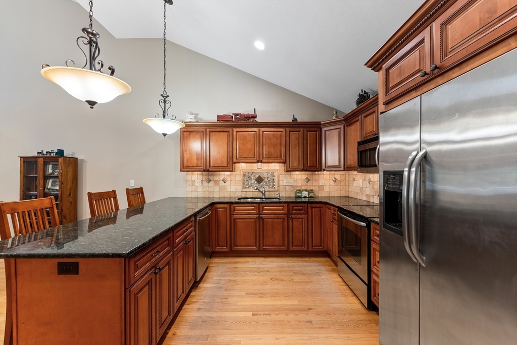 18 Ivy Hollow Road, Unit 18 West Springfield, MA 01089 - Photo 7 of 42 Gallery Image 7