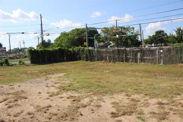 a swimming pool that is in a yard