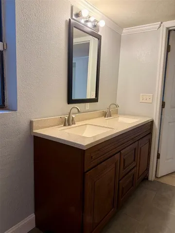 $300,000 | 4821 Northwest 37th Drive, Gainesville, FL 32605