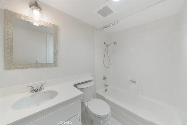 $2,895 | 20702 El Toro Road, Unit 226, Lake Forest, CA 92630