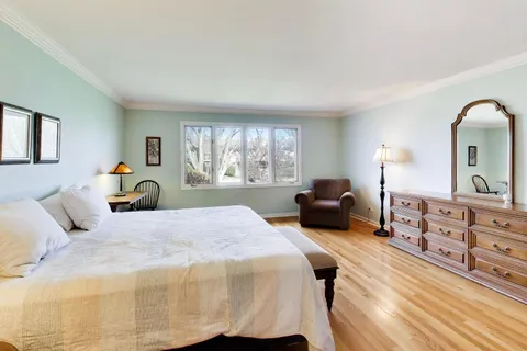 $1,175,000 | 107 Briarwood Lane, Oak Brook, IL 60523