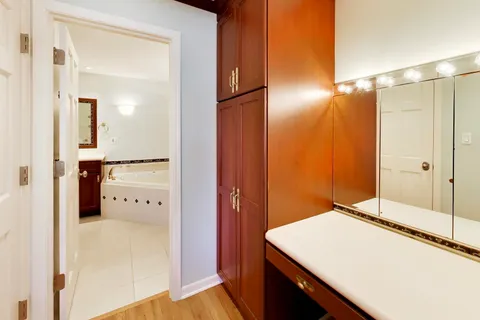 $1,175,000 | 107 Briarwood Lane, Oak Brook, IL 60523
