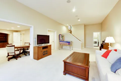 $1,175,000 | 107 Briarwood Lane, Oak Brook, IL 60523