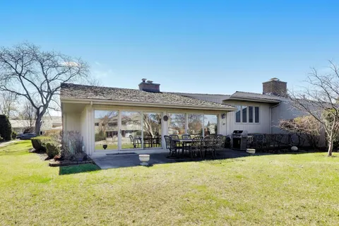 $1,175,000 | 107 Briarwood Lane, Oak Brook, IL 60523