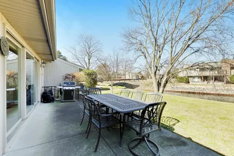 $1,175,000 | 107 Briarwood Lane, Oak Brook, IL 60523