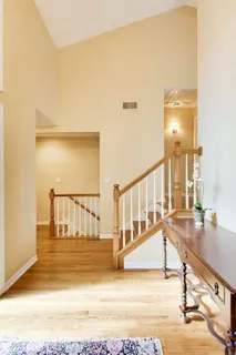 $1,175,000 | 107 Briarwood Lane, Oak Brook, IL 60523