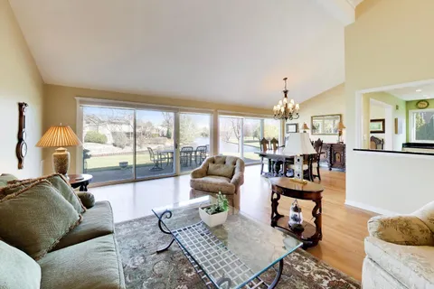 $1,175,000 | 107 Briarwood Lane, Oak Brook, IL 60523