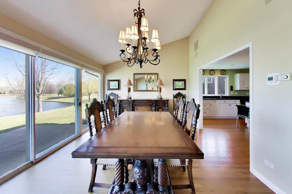 $1,175,000 | 107 Briarwood Lane, Oak Brook, IL 60523