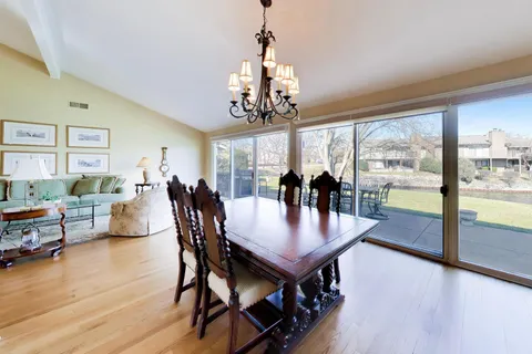 $1,175,000 | 107 Briarwood Lane, Oak Brook, IL 60523