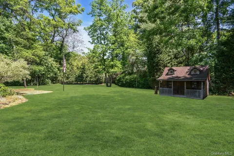 $1,749,000 | 1 Sarah Drive, Dix Hills, NY 11746